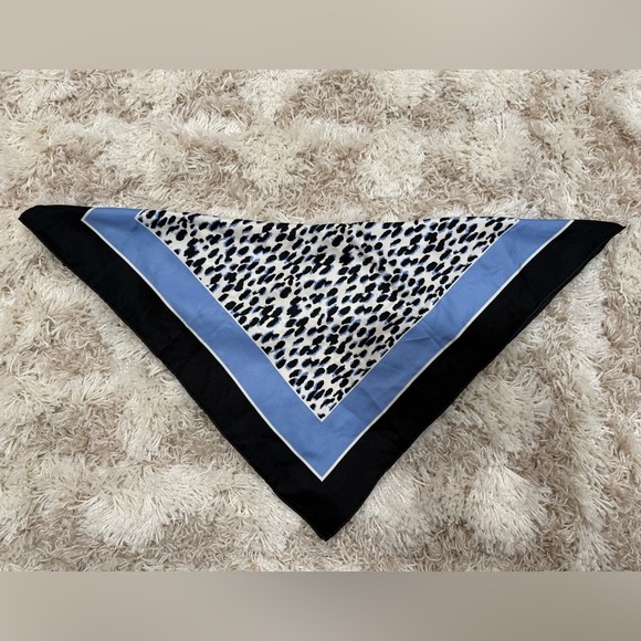 Banana Republic Leopard Print Scarf - Picture 3 of 4